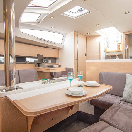 Allures 409 Pantry Blue Yachting2